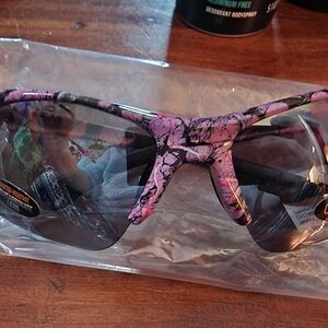 💥NEW Pink Camo Sunglasses
